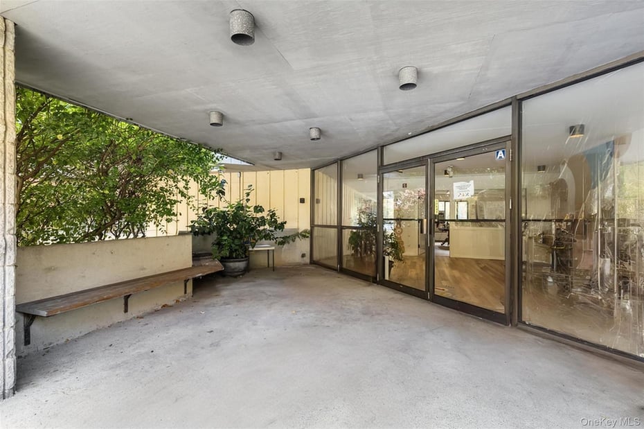 25 Old Jackson Avenue Photo 5