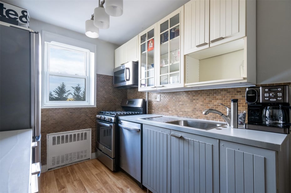 14 Westview Avenue  #210 Photo 7