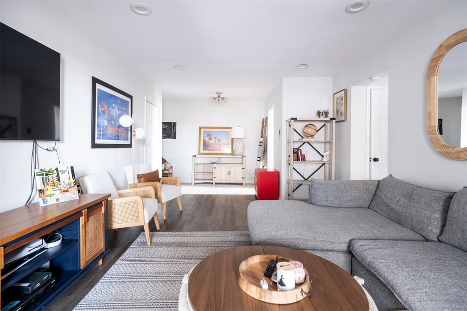 14 Westview Avenue  #210 Photo 6