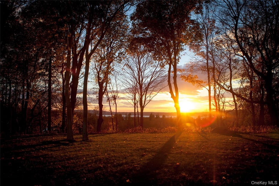 25 Carriage Trail Photo 5