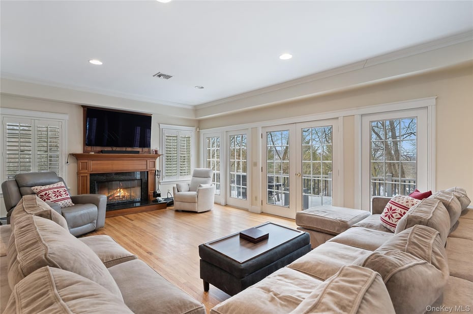 25 Eiler Lane Photo 3