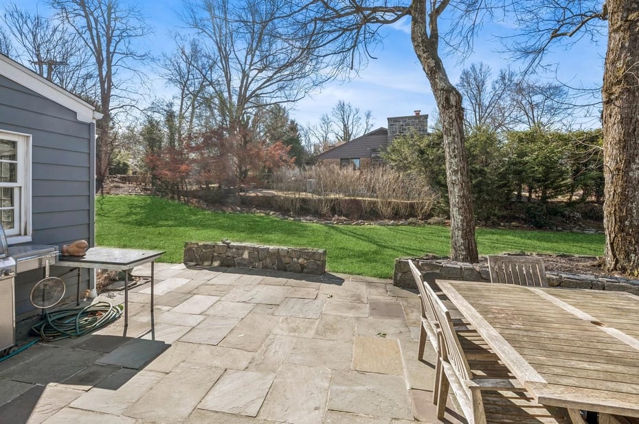 1 Topland Road Photo 31
