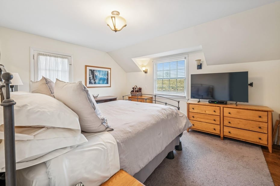1 Topland Road Photo 28