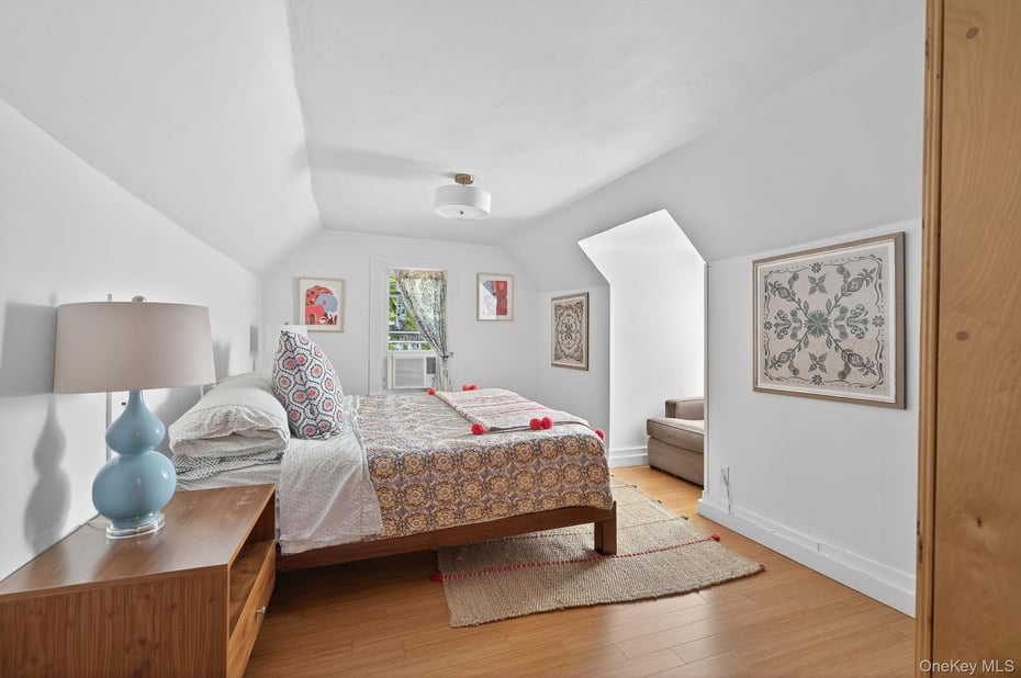 1739 Ny-214 Photo 33