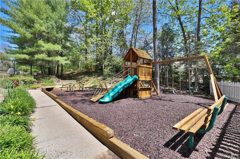 22 Birdsall Farm Drive Photo 36