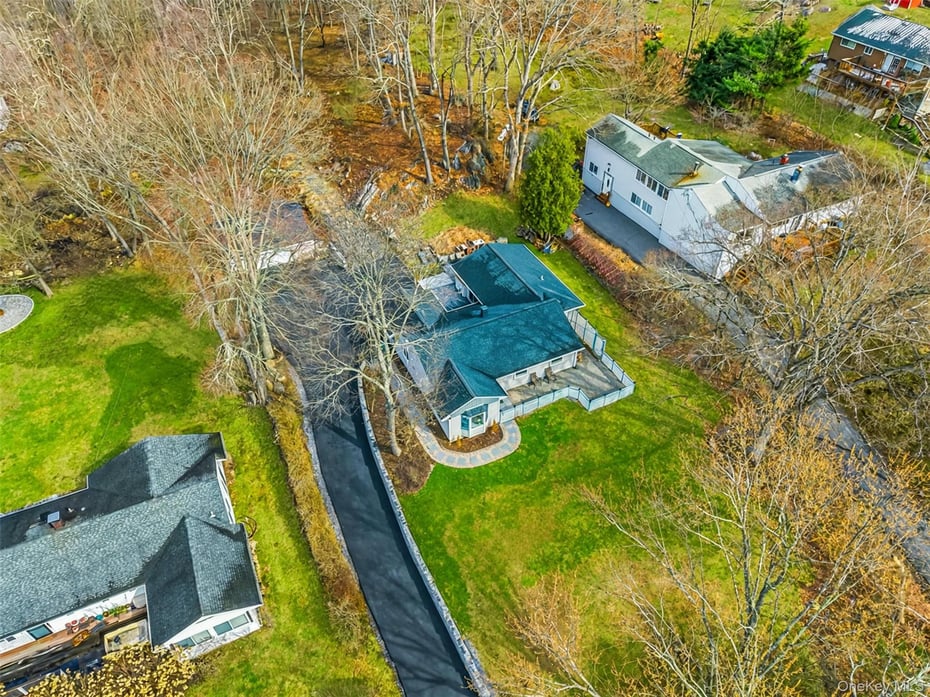 16 Sugar Hill Road Photo 3