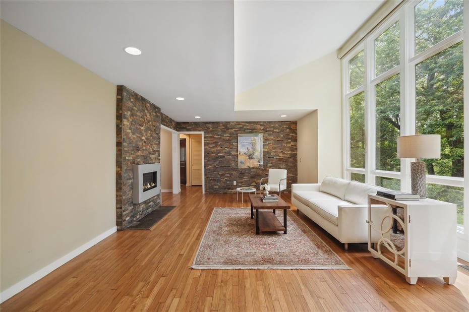 49 Rock Hill Road Photo 4