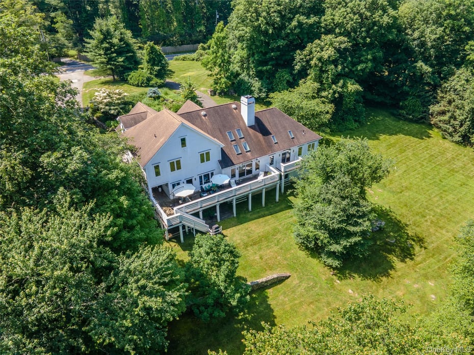 236 Hardscrabble Road Photo 3