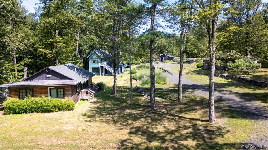 20 Country Club Lane Photo 10