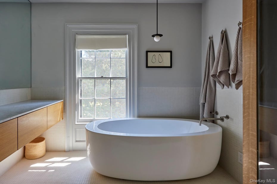 44 Main Street Photo 33