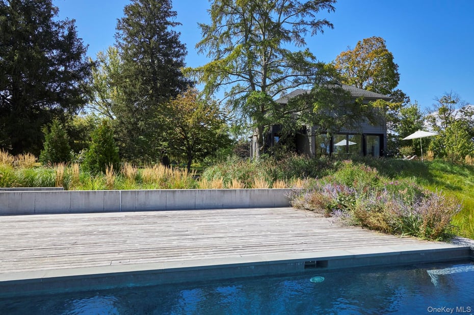 44 Main Street Photo 9