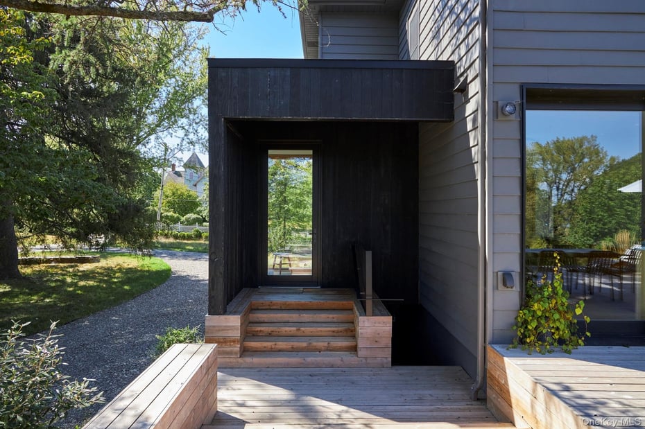 44 Main Street Photo 10