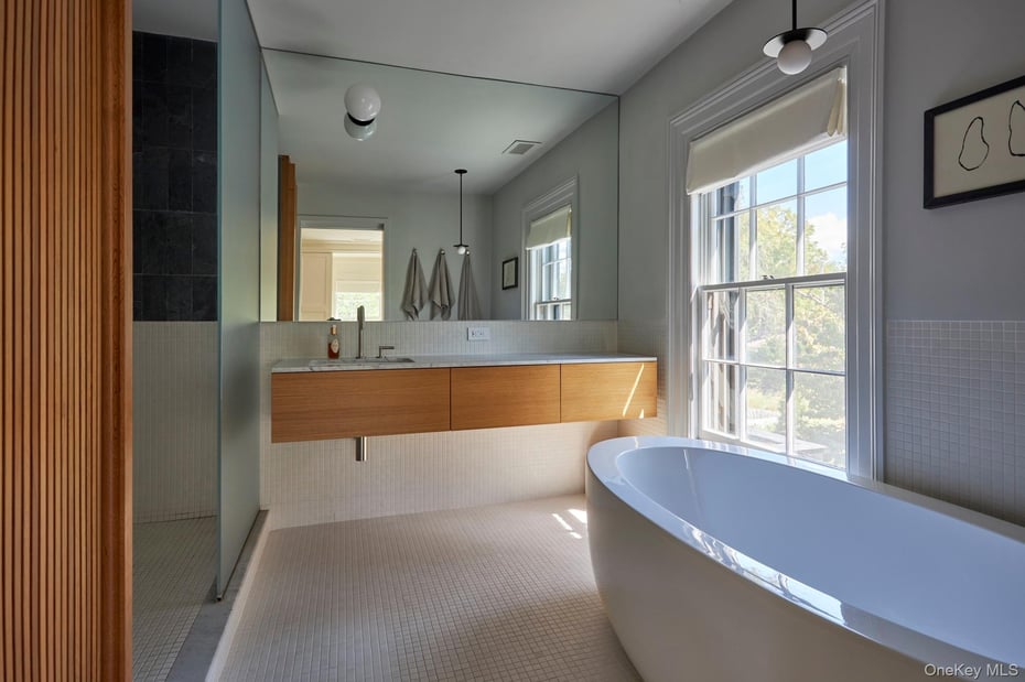 44 Main Street Photo 30