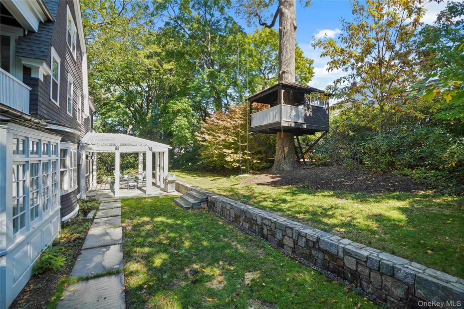 534 Pelham Manor Road Photo 37