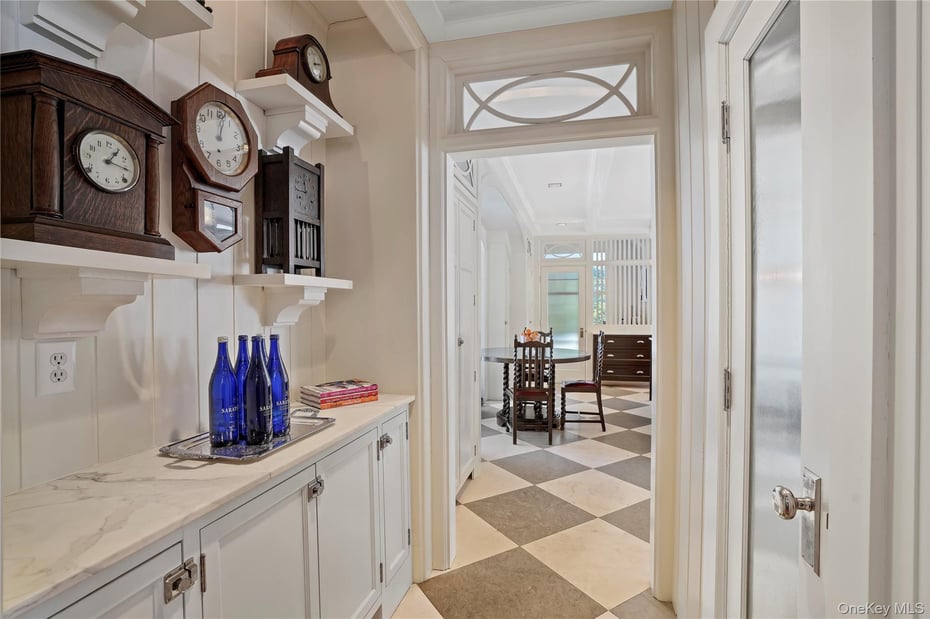 534 Pelham Manor Road Photo 15