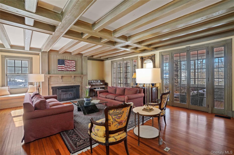 534 Pelham Manor Road Photo 10