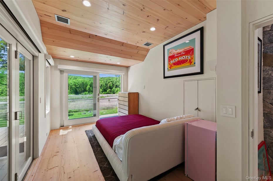 258 Hardscrabble Road Photo 20