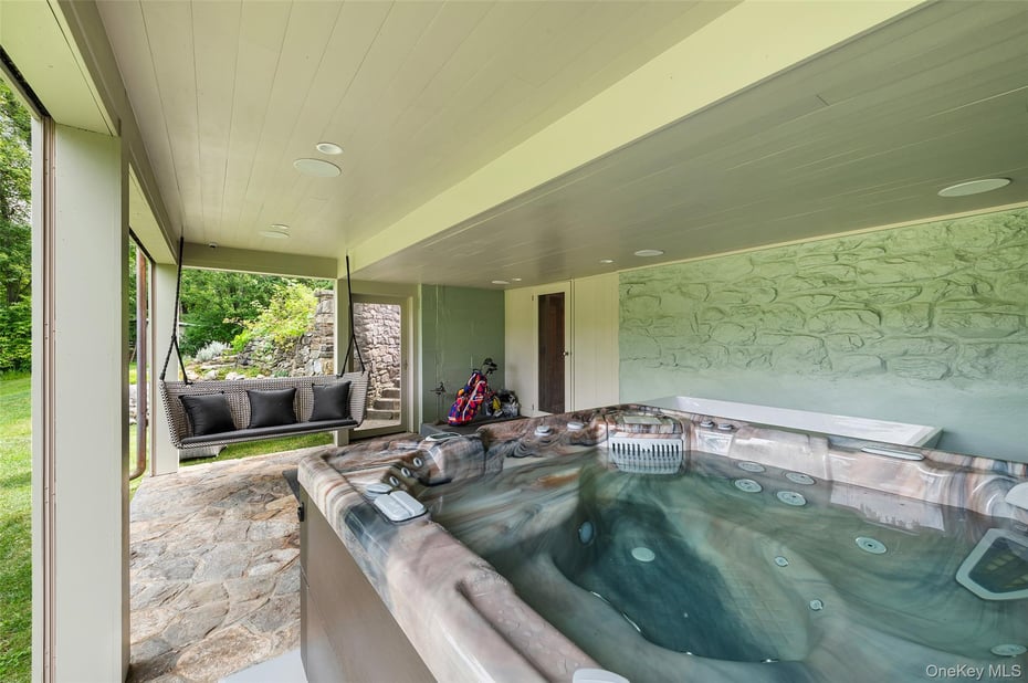 258 Hardscrabble Road Photo 33