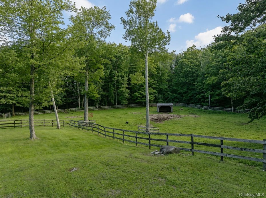 241 Cunningham Hill Road Photo 32