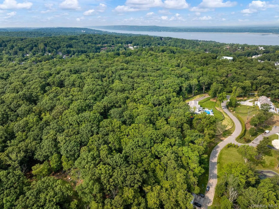 17 Carriage Trail Photo 3