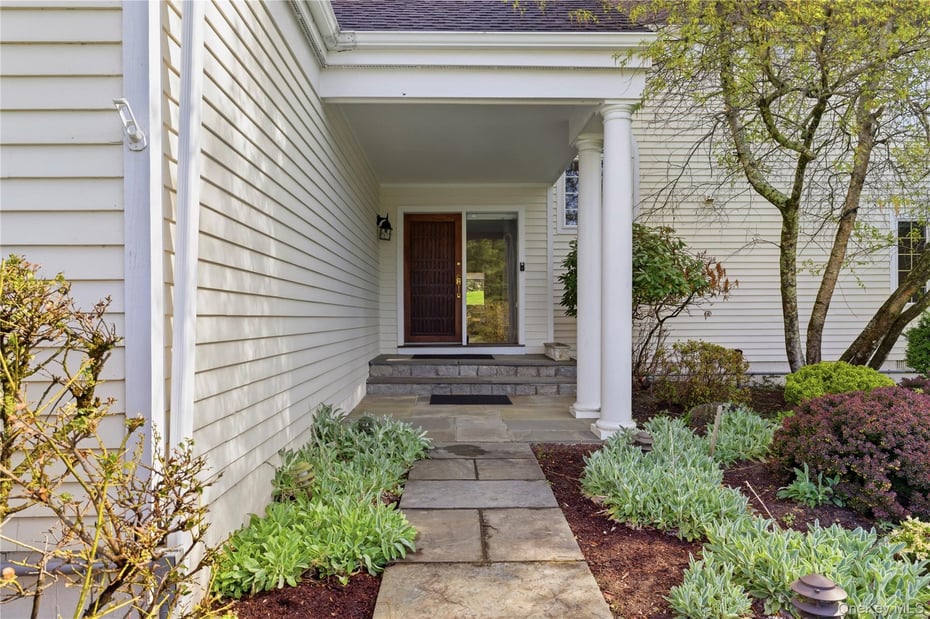 5 Elizabeth Court Photo 2
