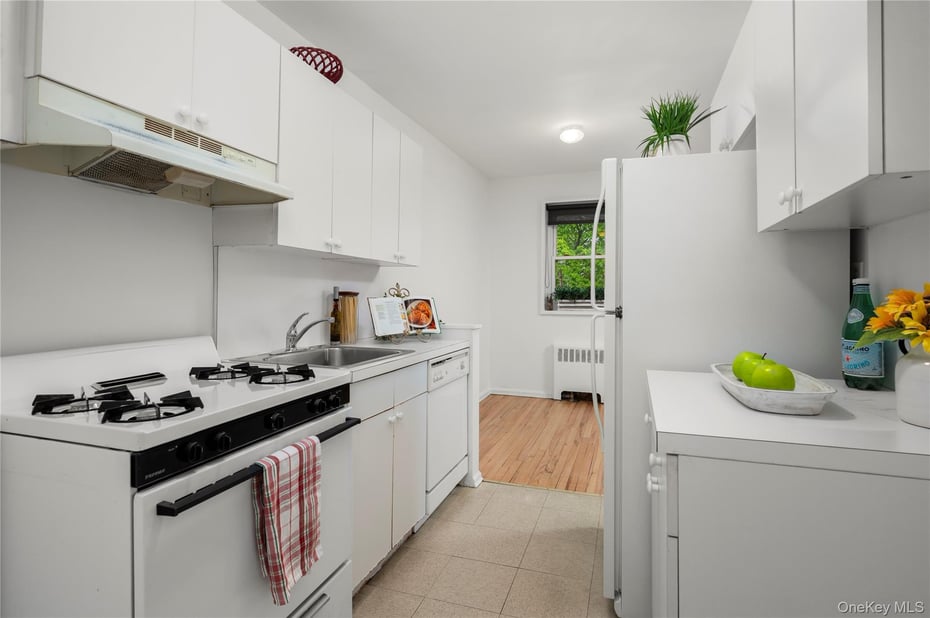 150 Draper Lane  #2JN Photo 9