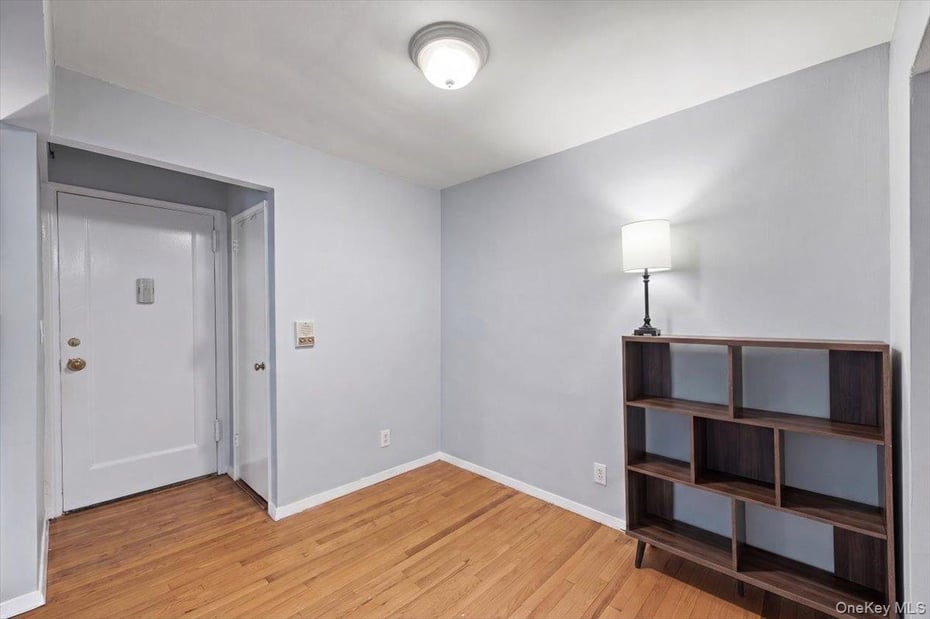 625 Gramatan Avenue  #5O Photo 8