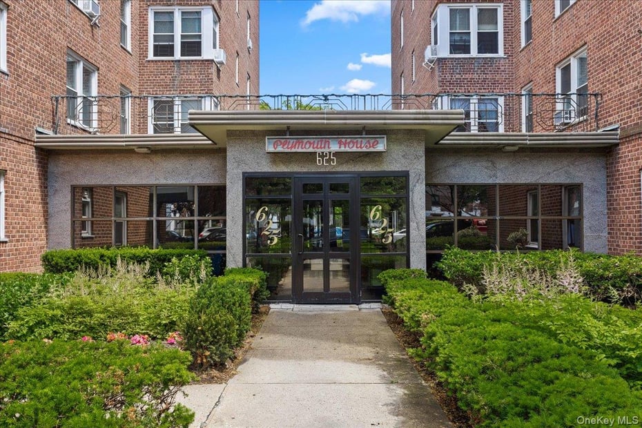 625 Gramatan Avenue  #5O Photo 2