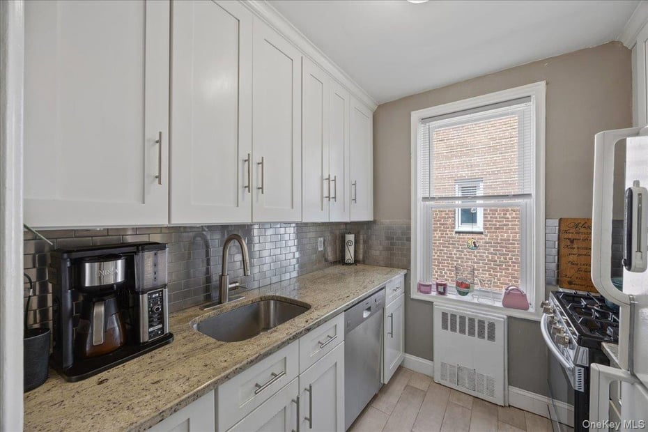 625 Gramatan Avenue  #5O Photo 10