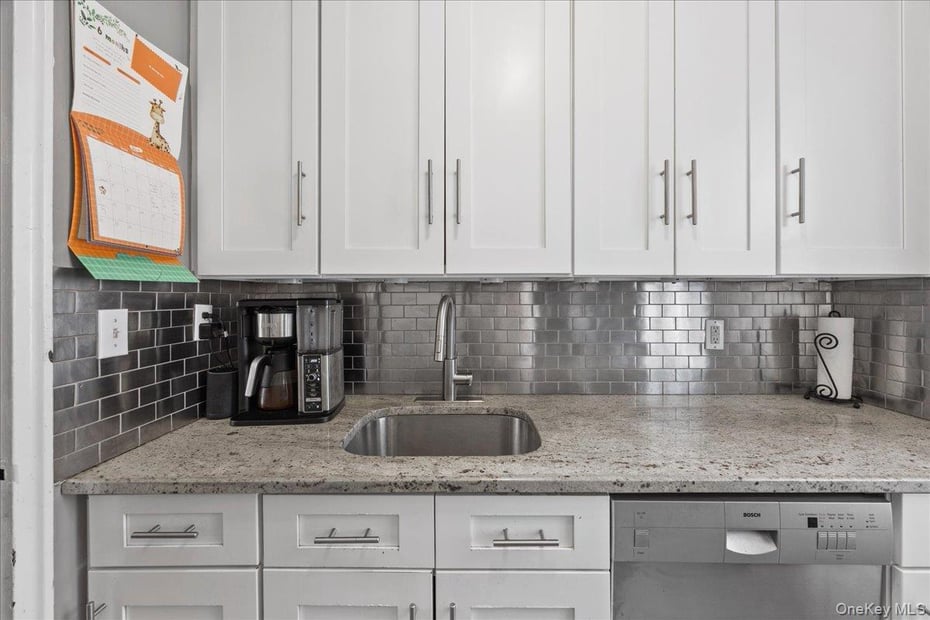 625 Gramatan Avenue  #5O Photo 14