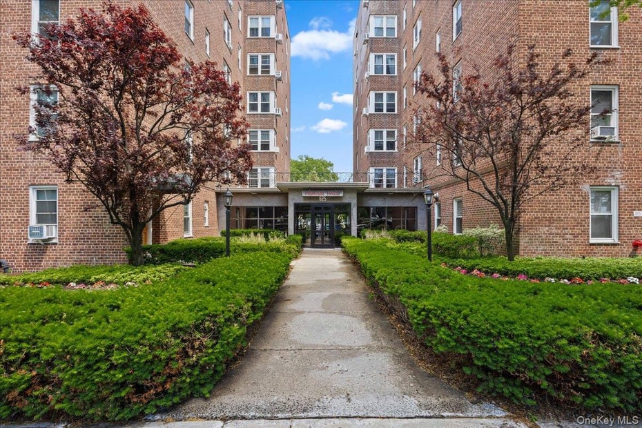 625 Gramatan Avenue  #5O Photo 1