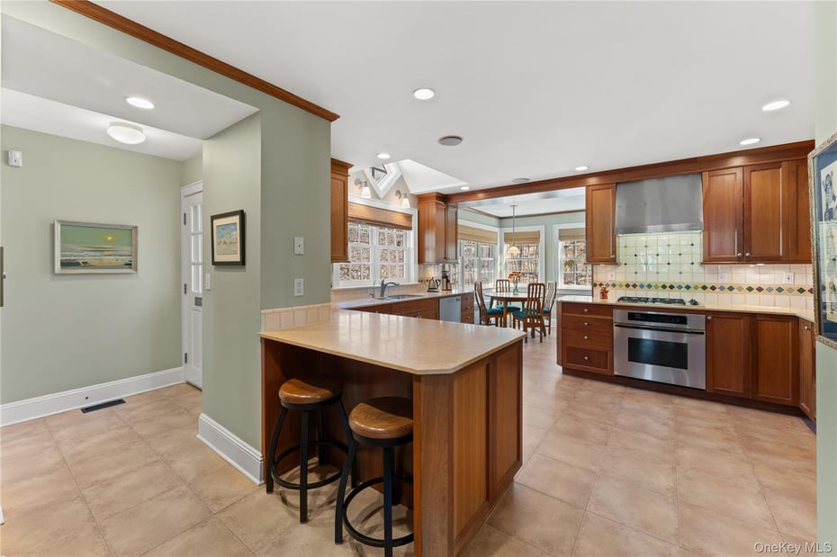 191 Villard Avenue Photo 16