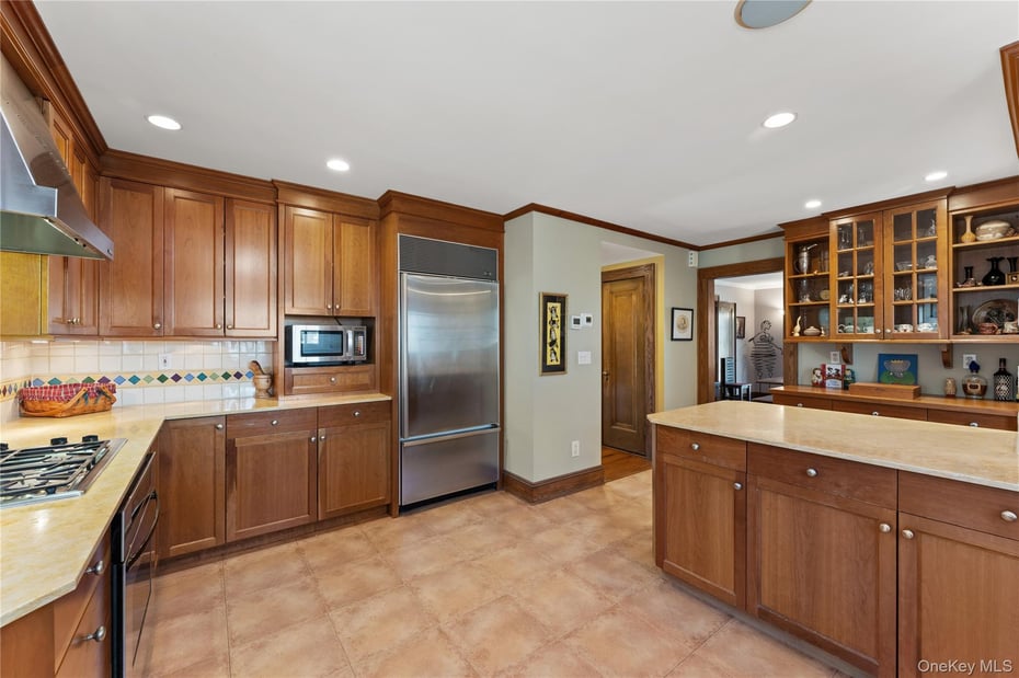 191 Villard Avenue Photo 18