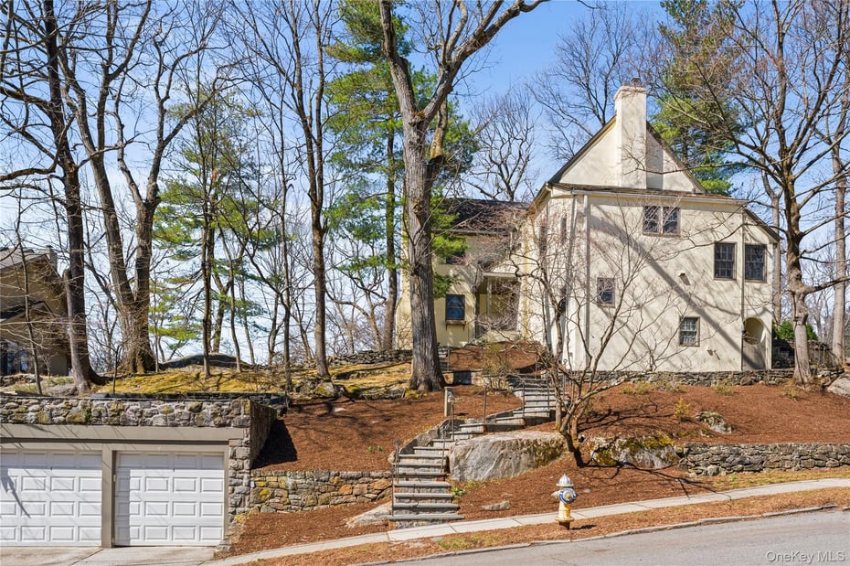 191 Villard Avenue Photo 1