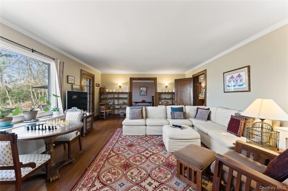 191 Villard Avenue Photo 8