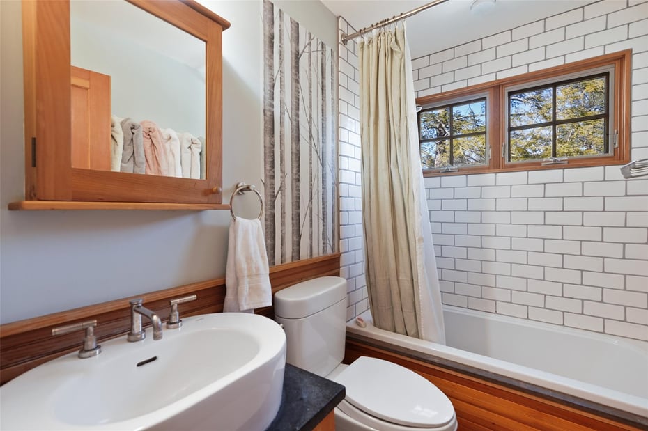 54 Hoyt Street Photo 17