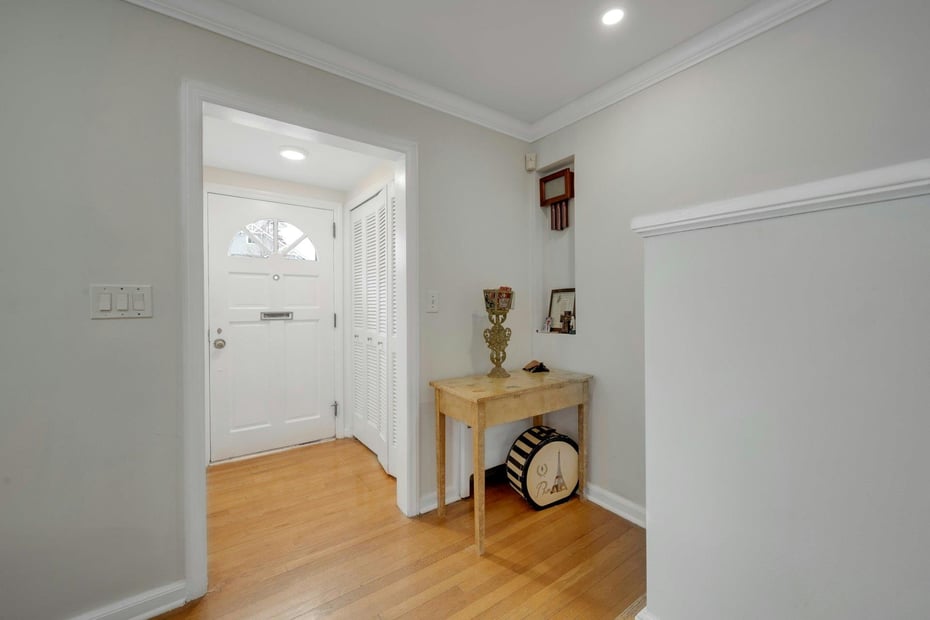 178 Beech Street Photo 4