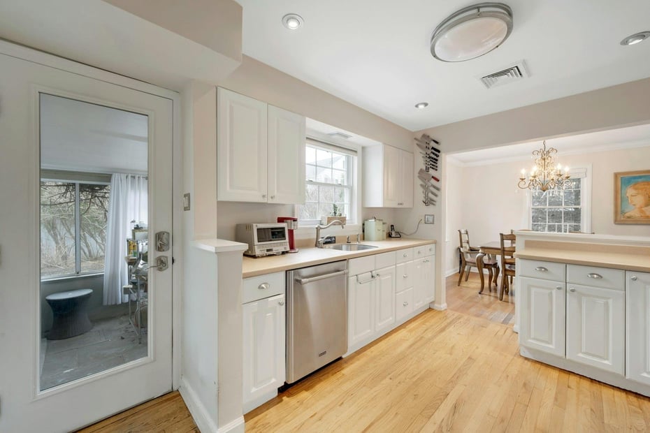 178 Beech Street Photo 7
