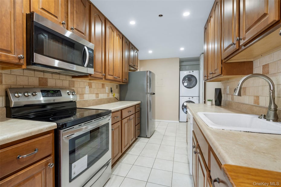 55 N Broadway  #3-14 Photo 15