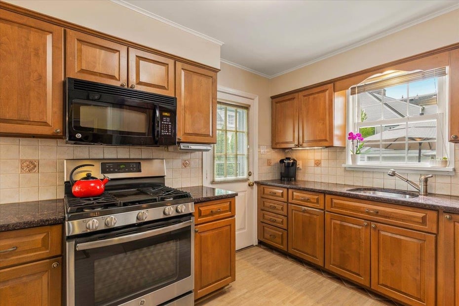 94 Sprague Road Photo 15