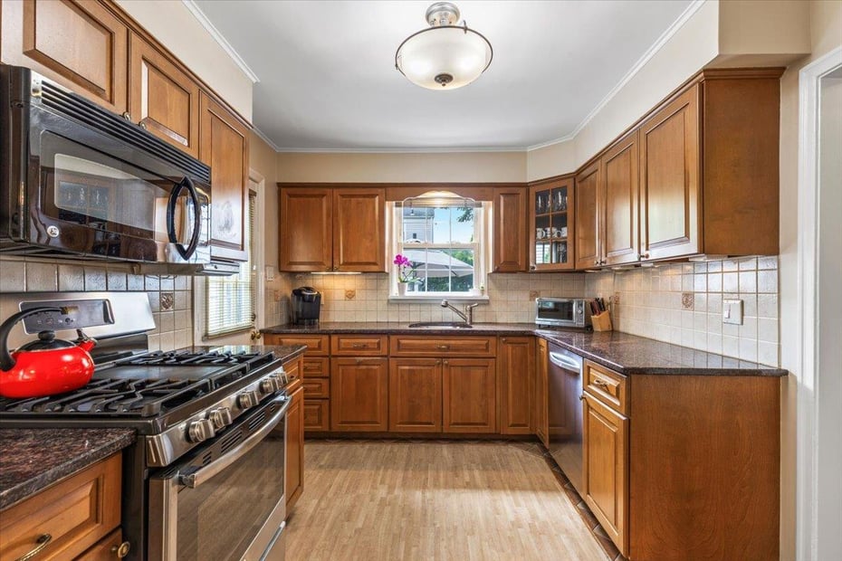 94 Sprague Road Photo 14