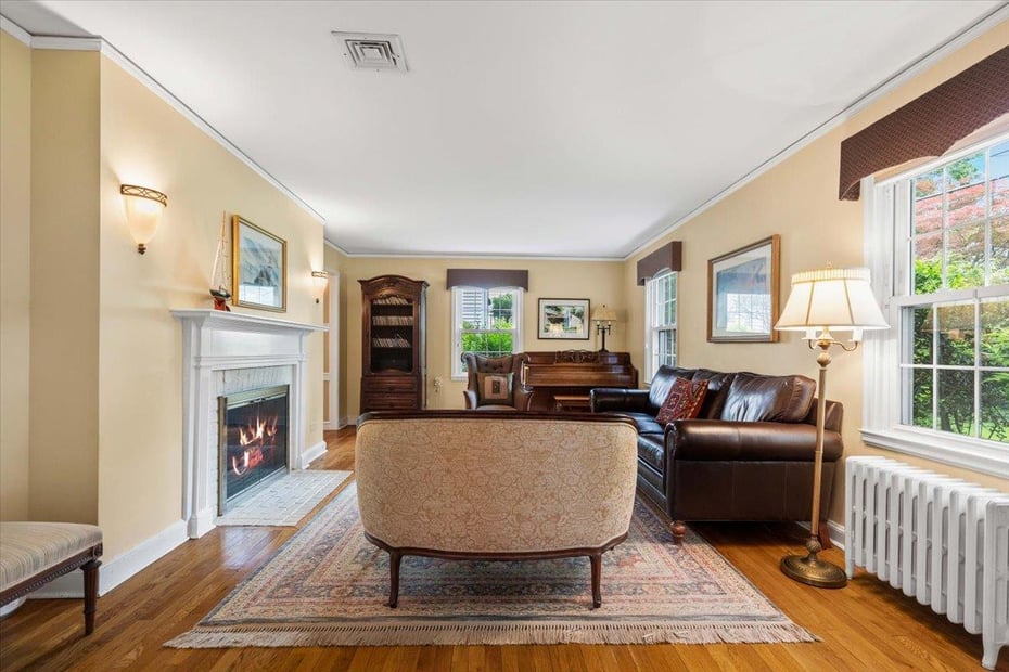 94 Sprague Road Photo 6