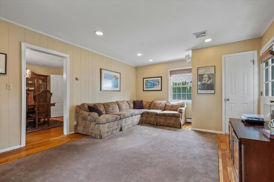 94 Sprague Road Photo 11