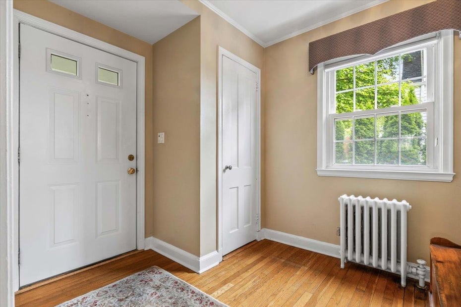 94 Sprague Road Photo 4