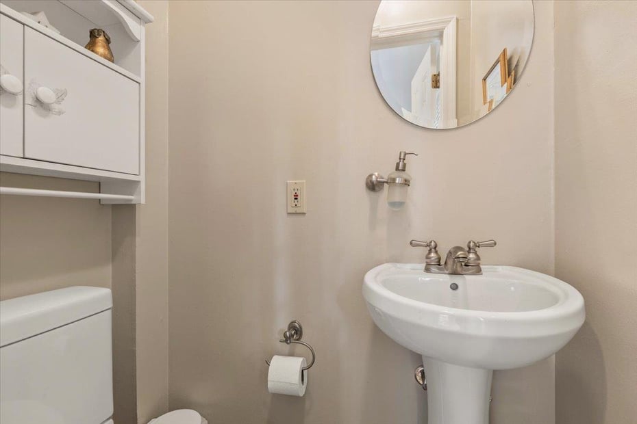 94 Sprague Road Photo 13