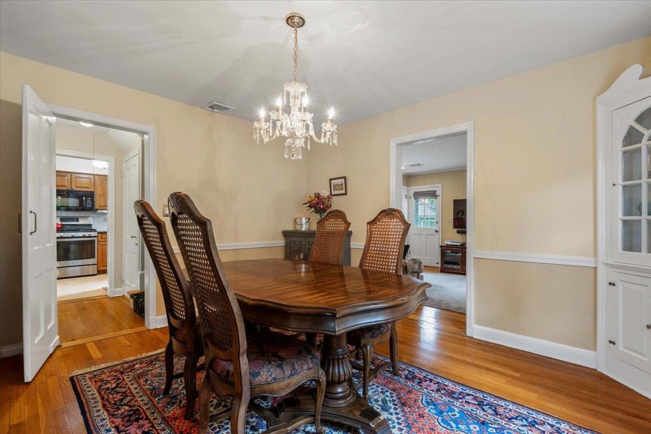 94 Sprague Road Photo 8