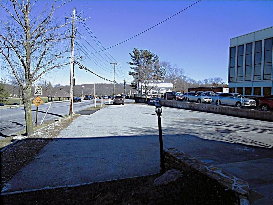 1952 Commerce Street Photo 5