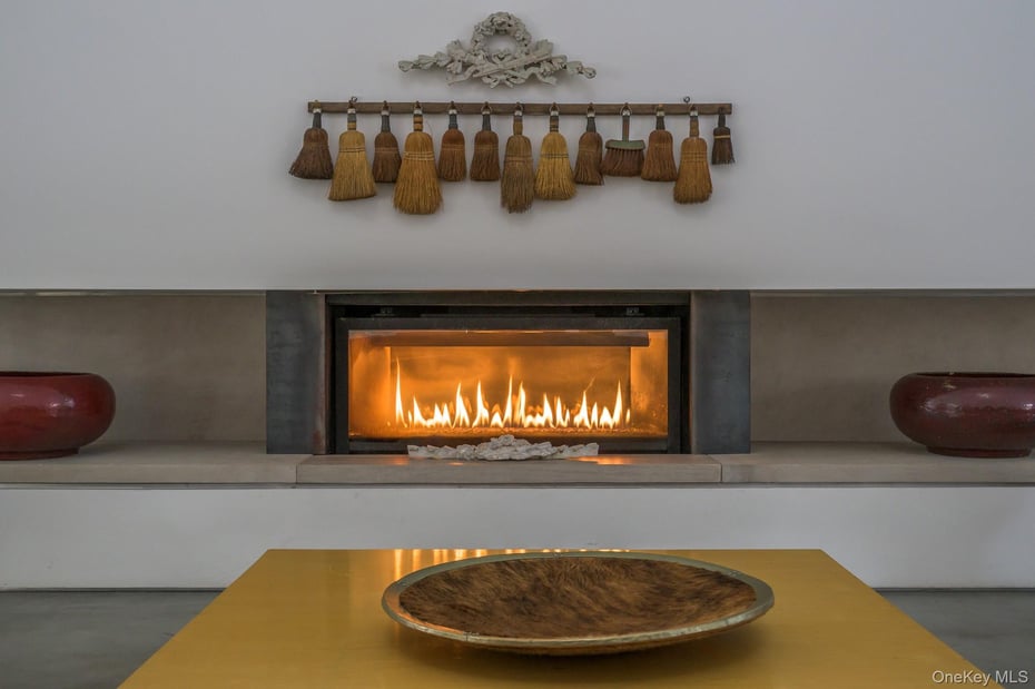 401 Collins Street Photo 11