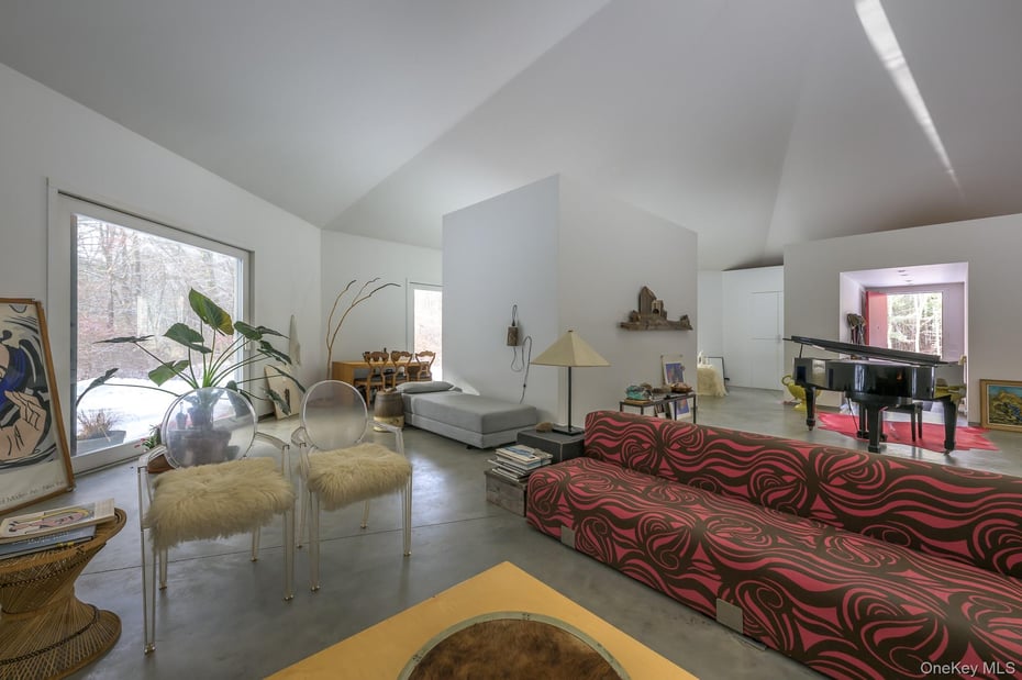 401 Collins Street Photo 8