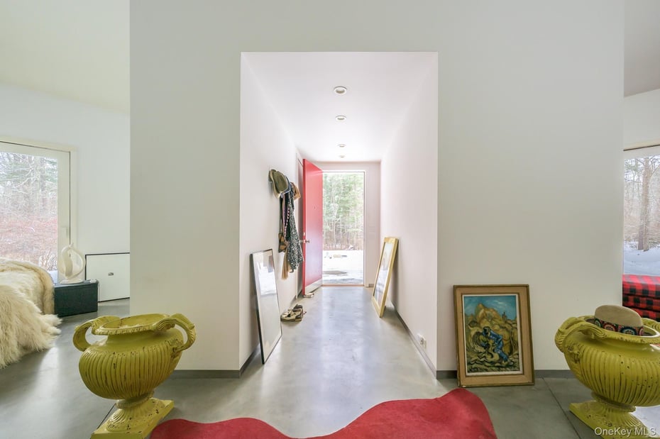 401 Collins Street Photo 6